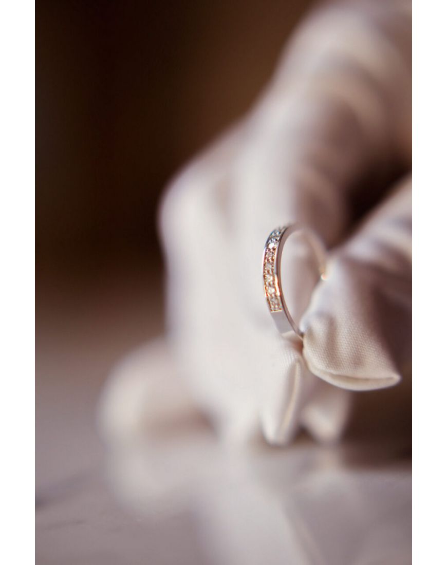 Кольцо дорожка с бриллиантами из золота