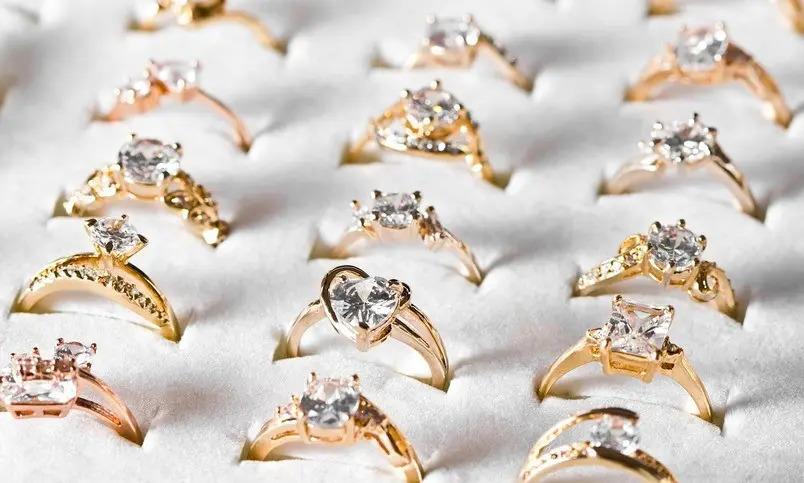 Choosing an engagement ring to propose!