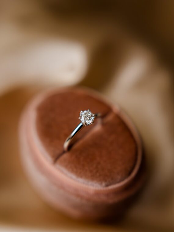 Kuldsormus briljandiga 5