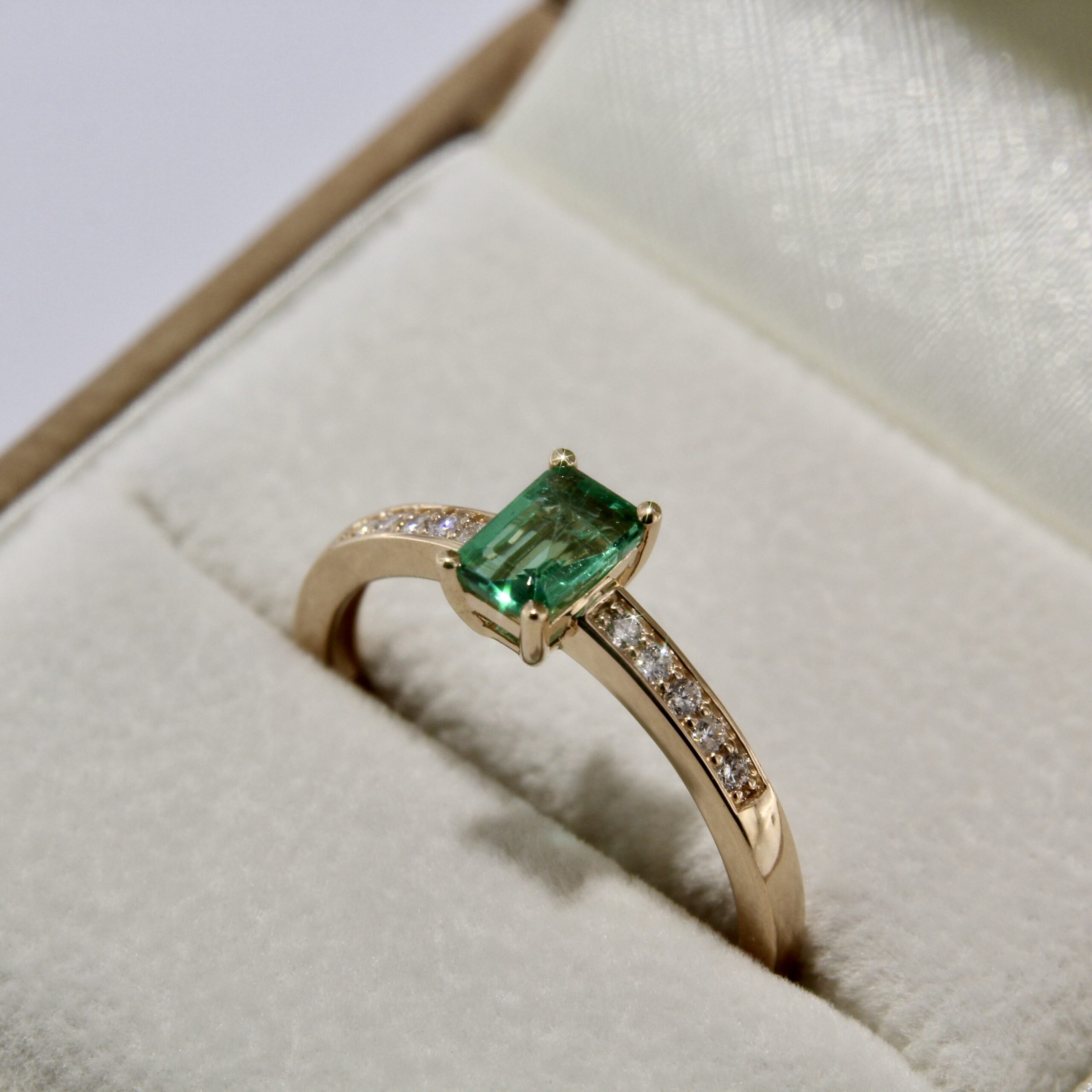 Zambian Emerald Diamond Gold Ring