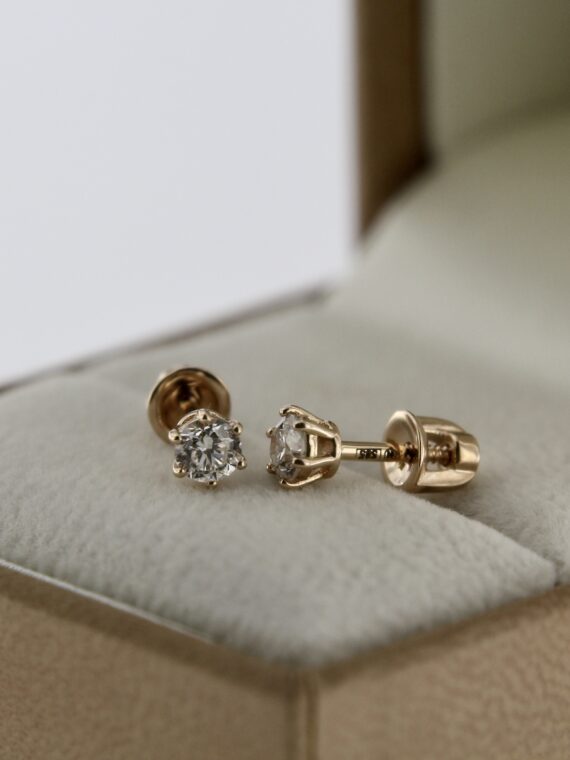 Kõrvarõngad briljantidega