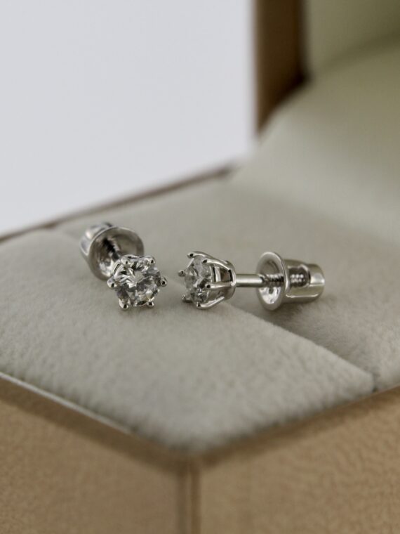 Kõrvarõngad briljantidega