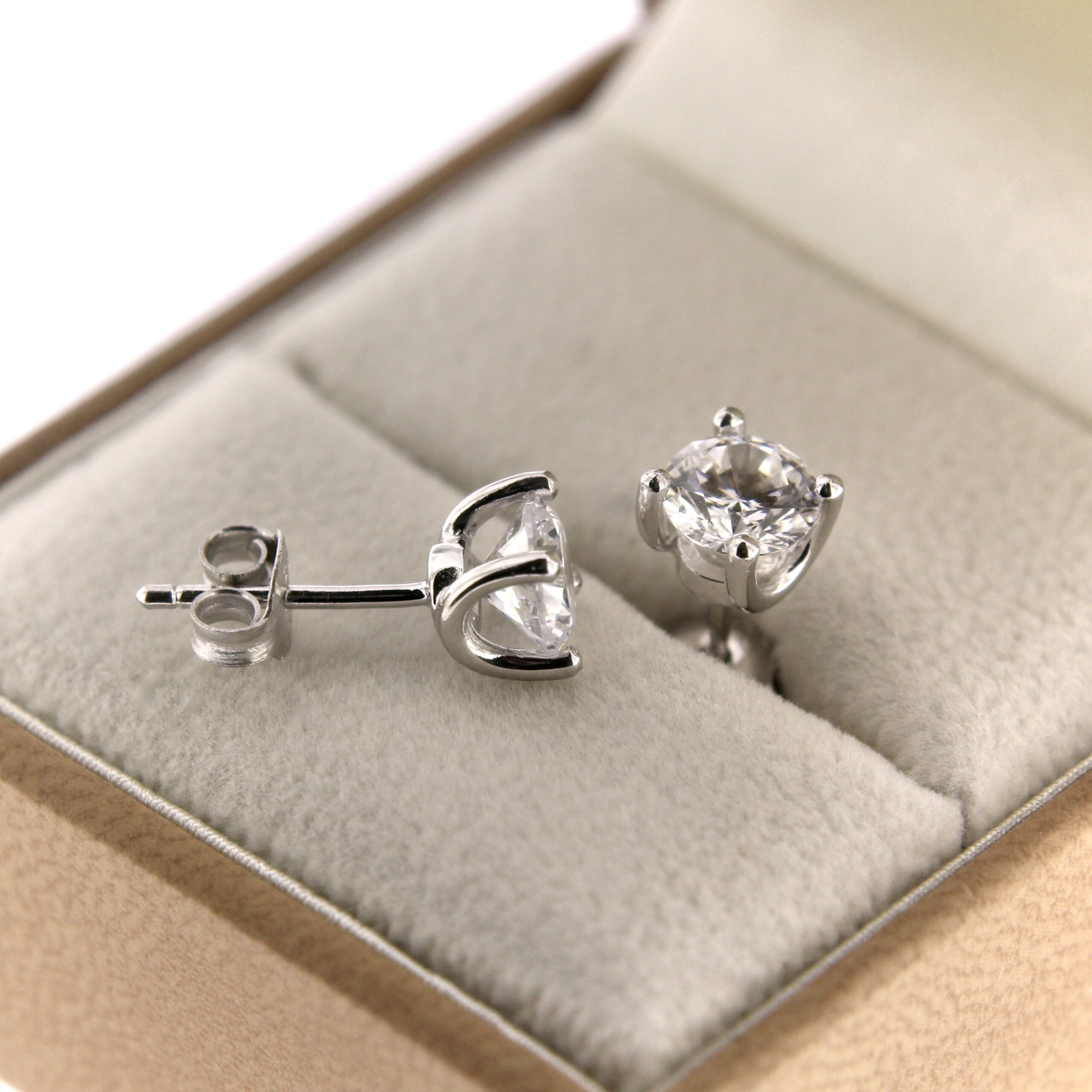 Hõbekõrvarõngad