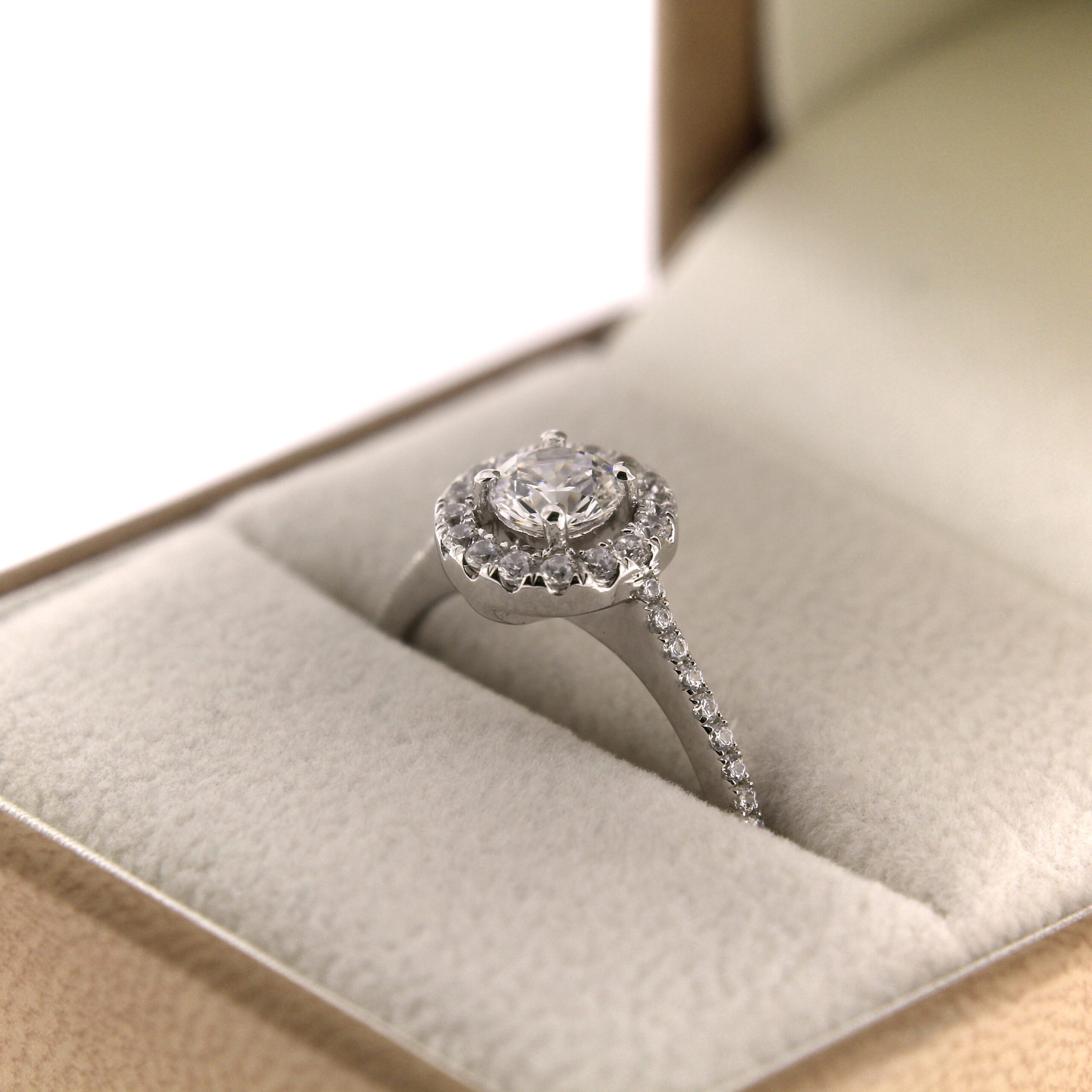 Серебряное кольцо