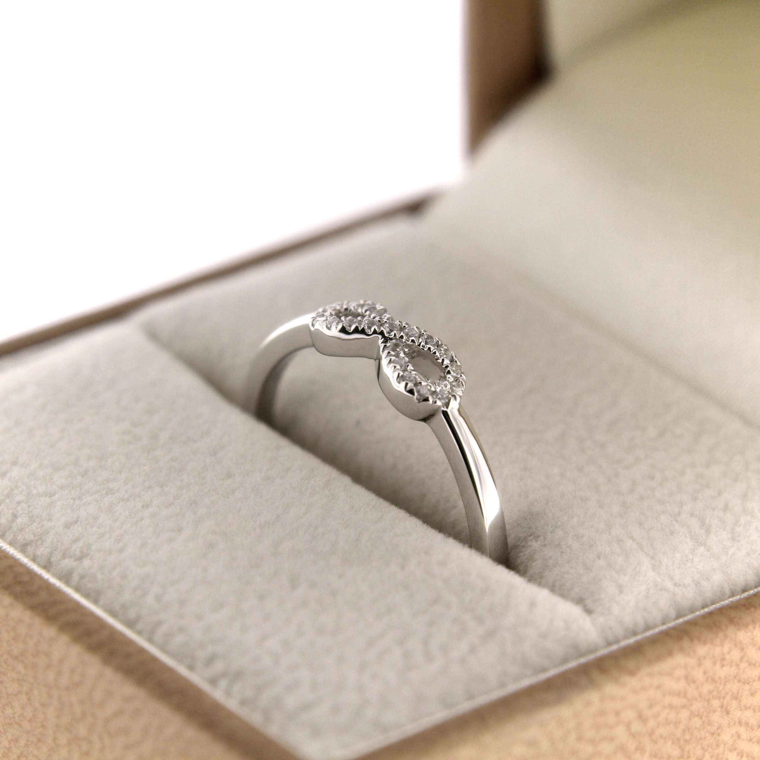 Серебряное кольцо